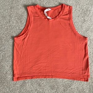 Lululemon train to be tank top